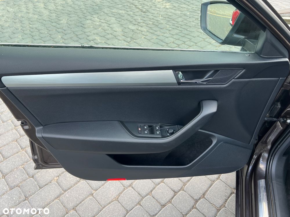 Skoda Superb 1.6 TDI GreenLine - 14