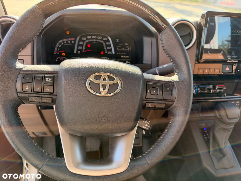Toyota Land Cruiser - 14