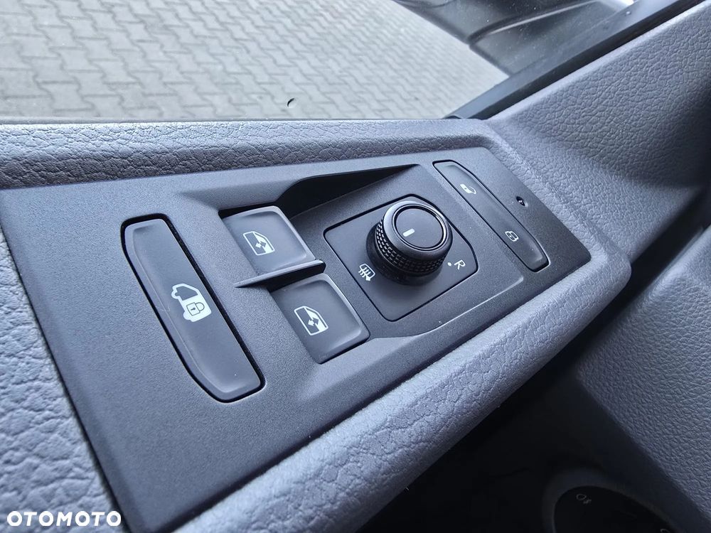 Volkswagen TRANSPORTER T6.1 - 26