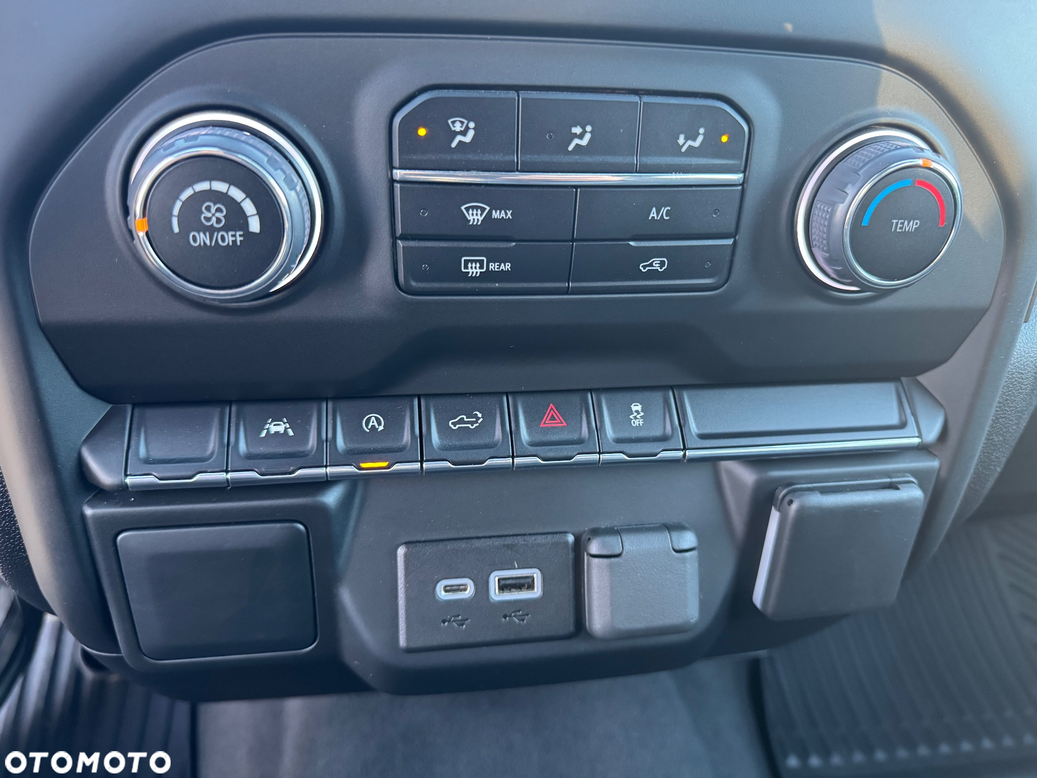 Chevrolet Silverado - 19