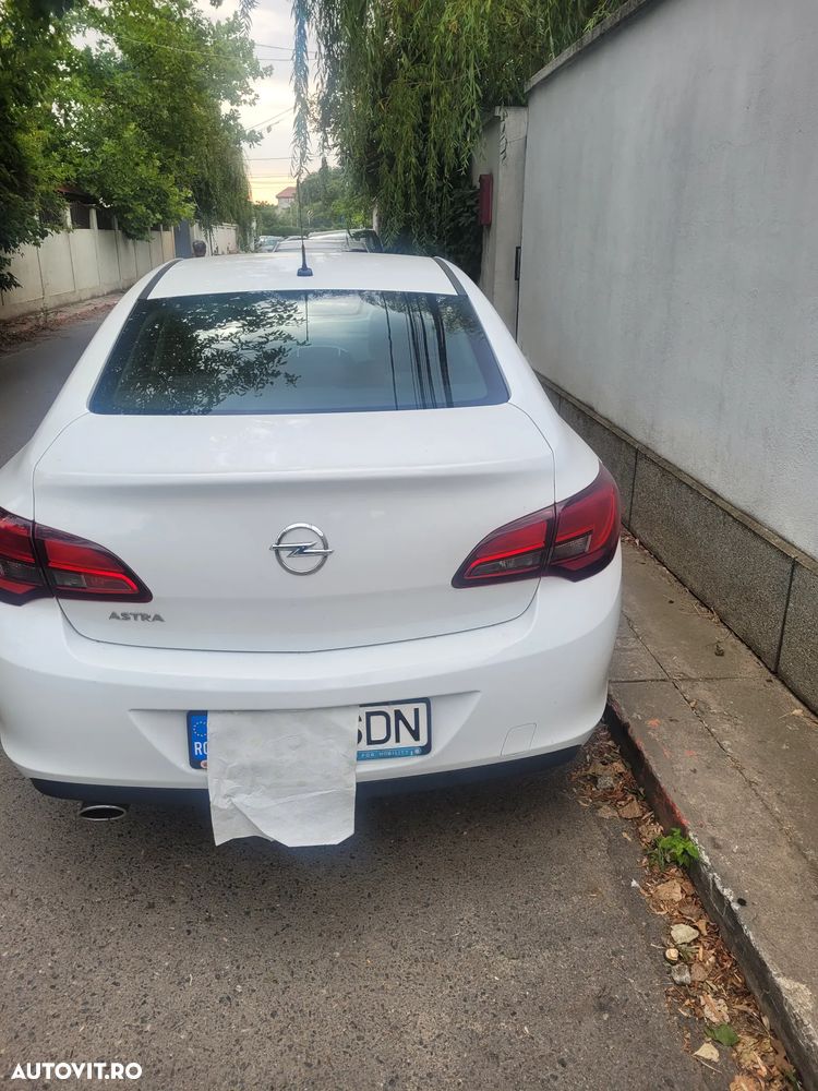 Opel Astra 1.4 Turbo Selection - 1