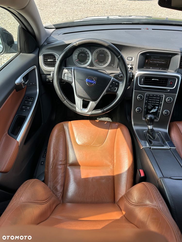 Volvo V60 T3 Summum - 14