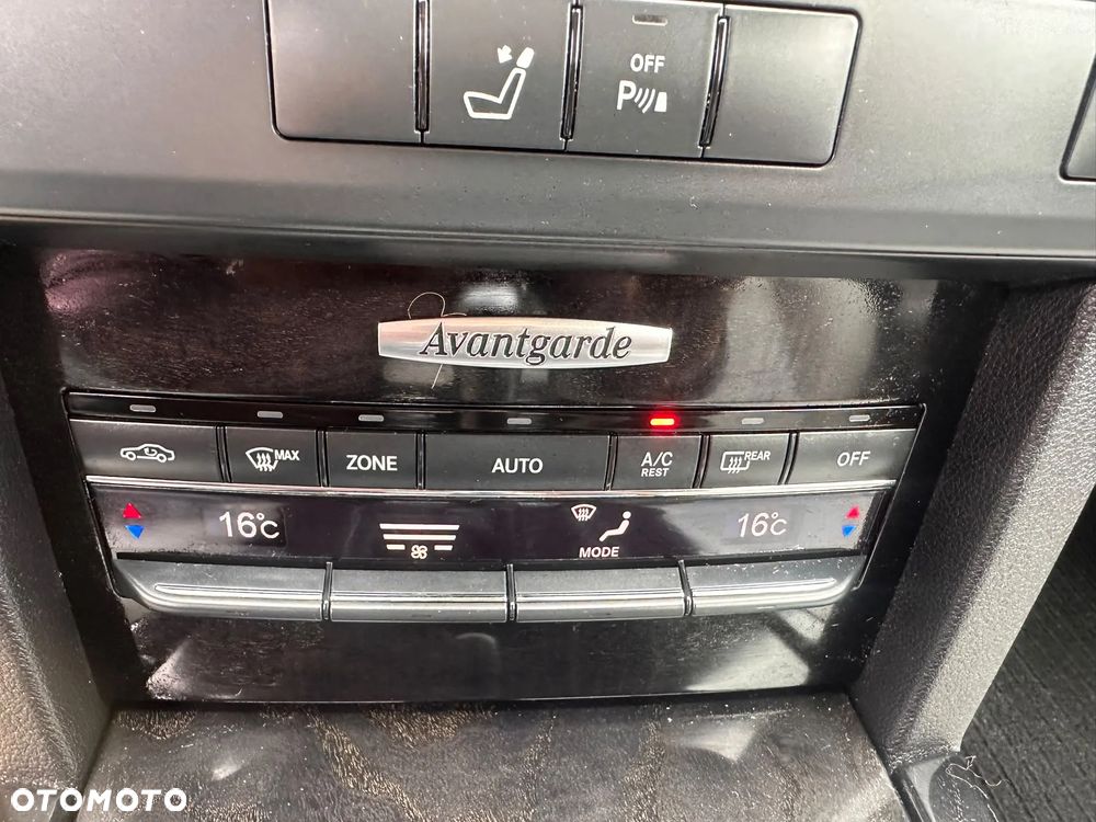 Mercedes-Benz Klasa E 220 CDI DPF BlueEFFICIENCY Avantgarde - 9