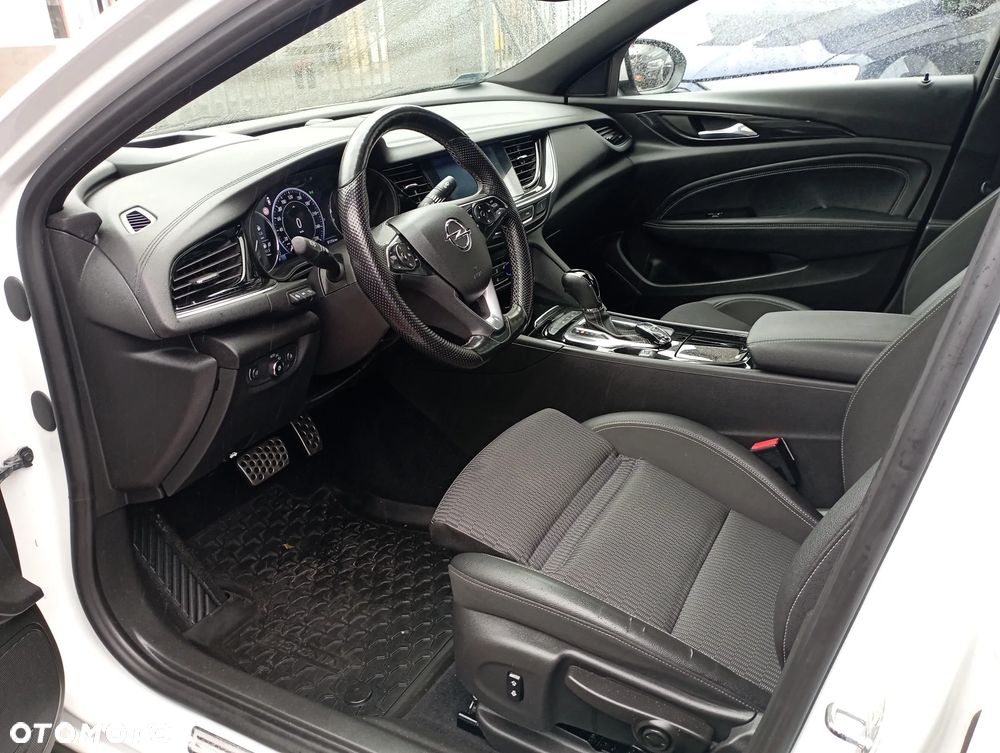 Opel Insignia CT 1.5 T Exclusive S&S - 11