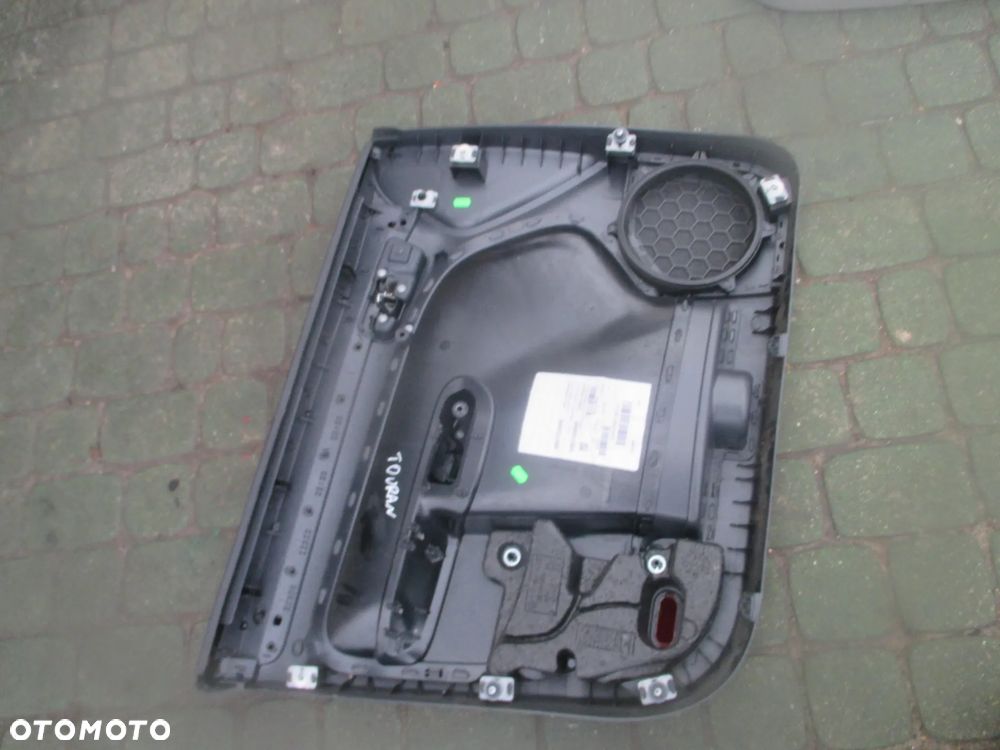 Boczek drzwi prawy Touran - 4