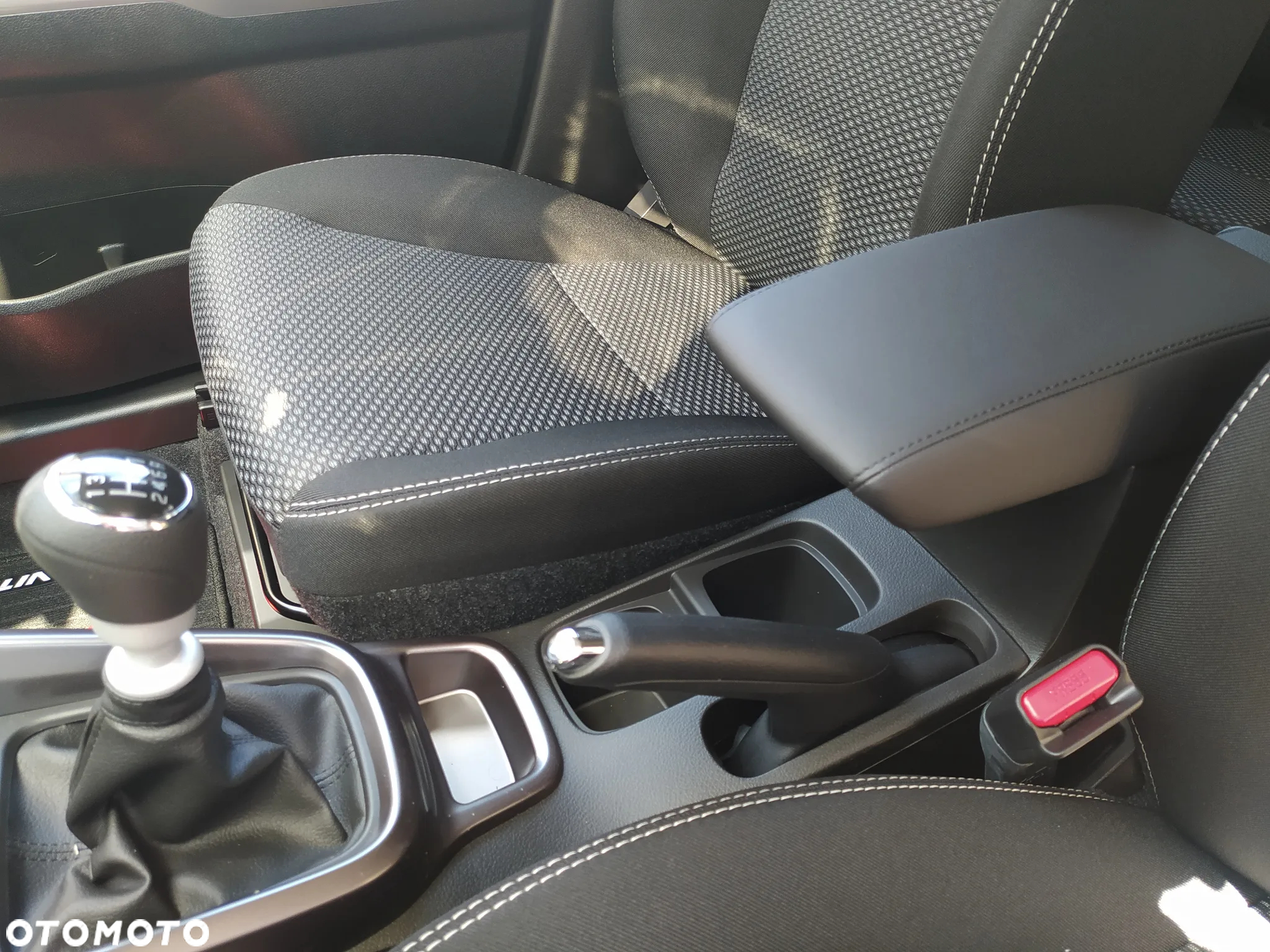 Suzuki Vitara 1.4 Boosterjet mHEV Premium Plus 2WD - 33