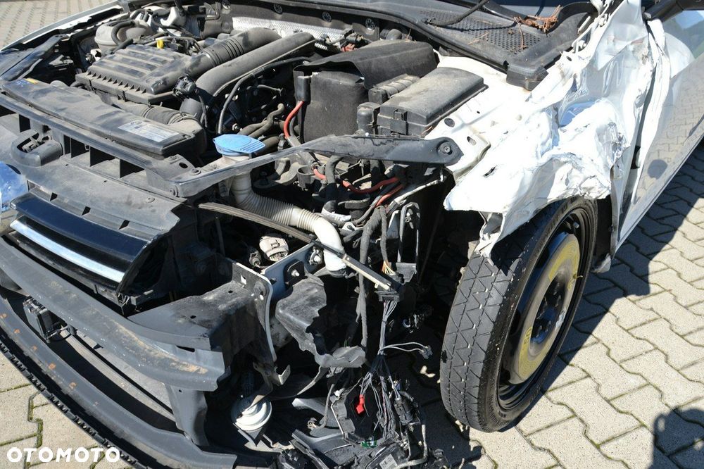 Volkswagen Golf - 20