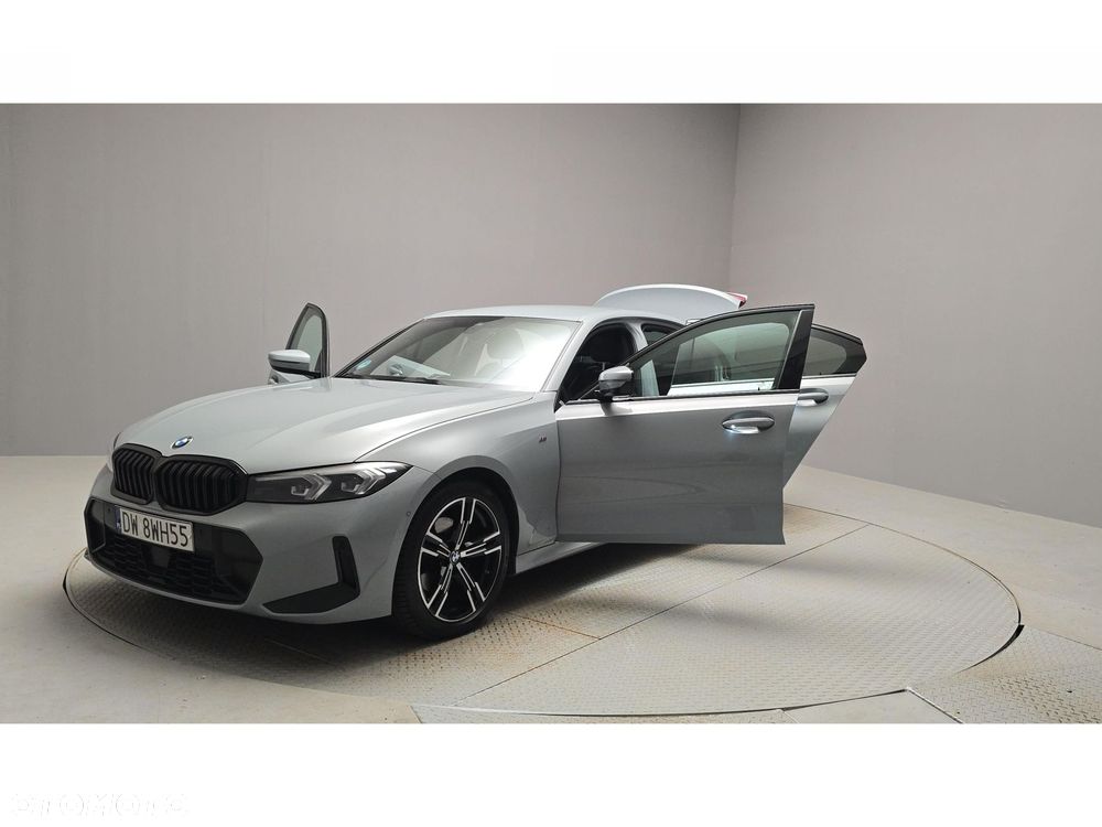 BMW Seria 3 320d xDrive mHEV M Sport - 9