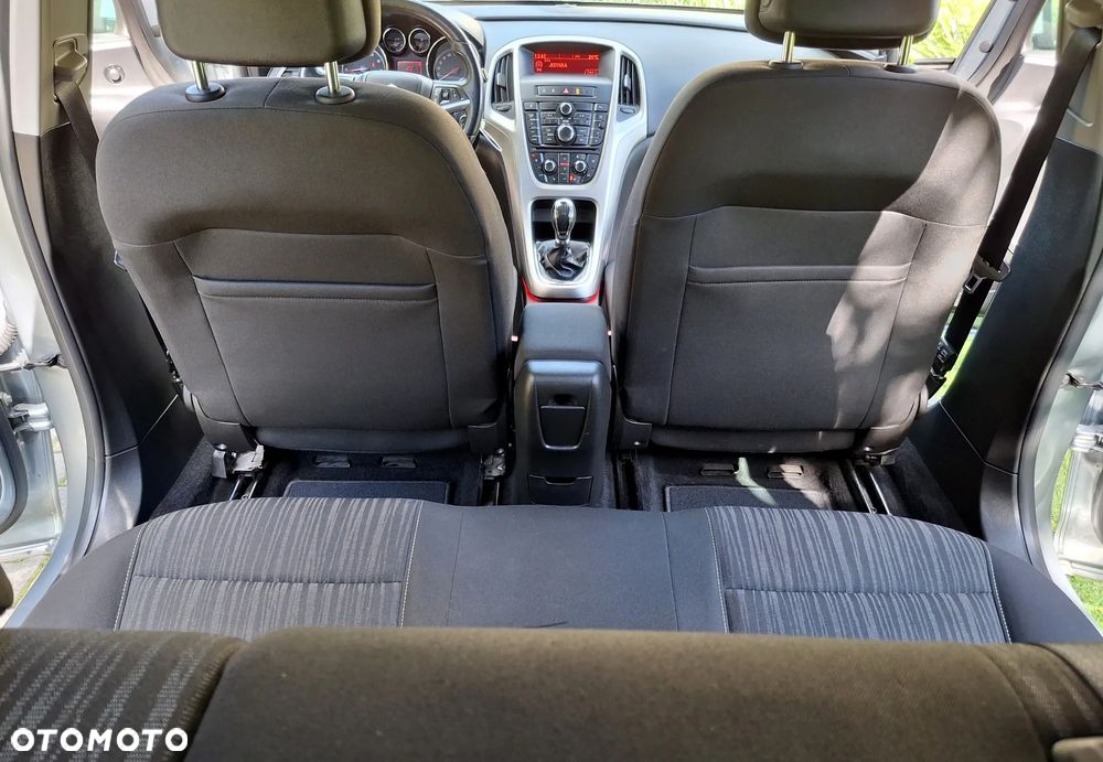 Opel Astra 1.4 Innovation - 24
