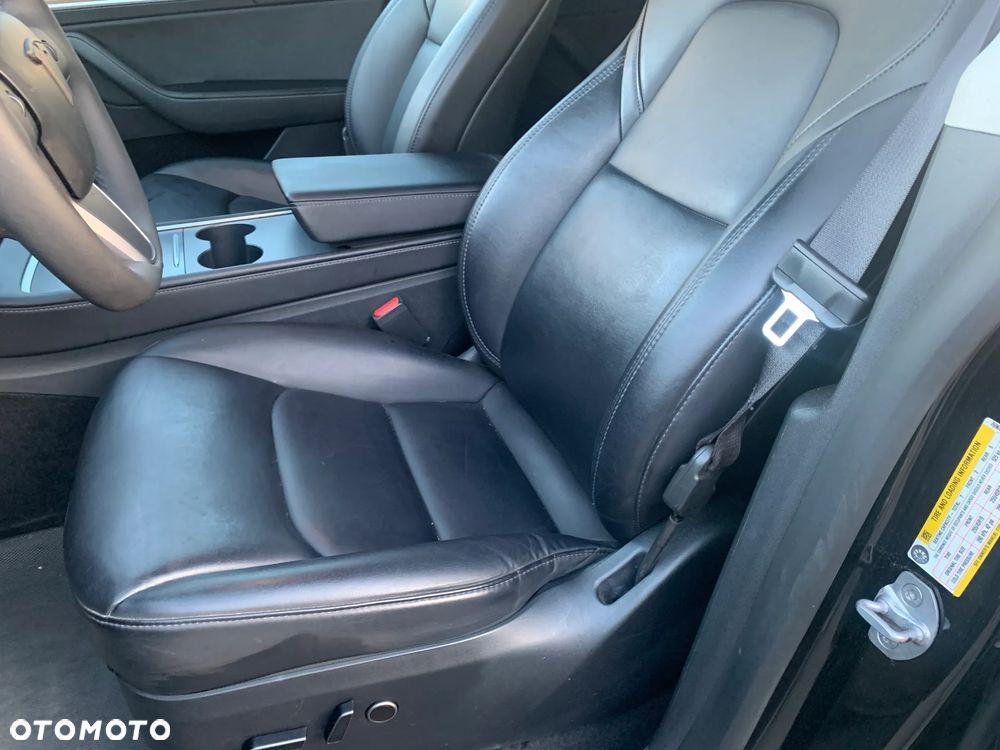 Tesla Model Y Long Range Dual Motor AWD - 21