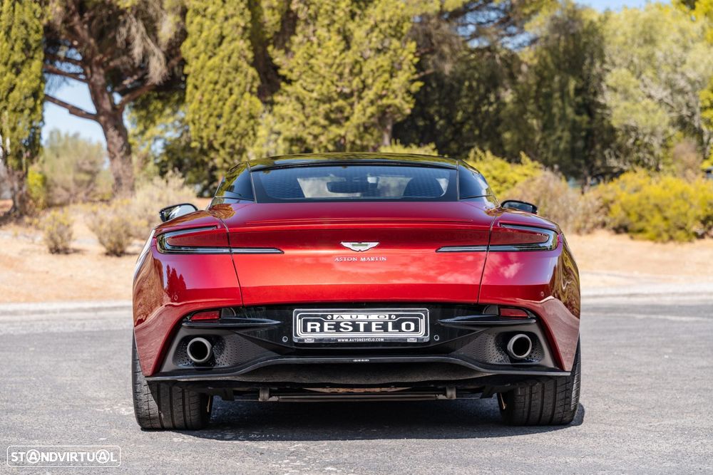 Aston Martin DB11 Coupé V12 AMR - 5