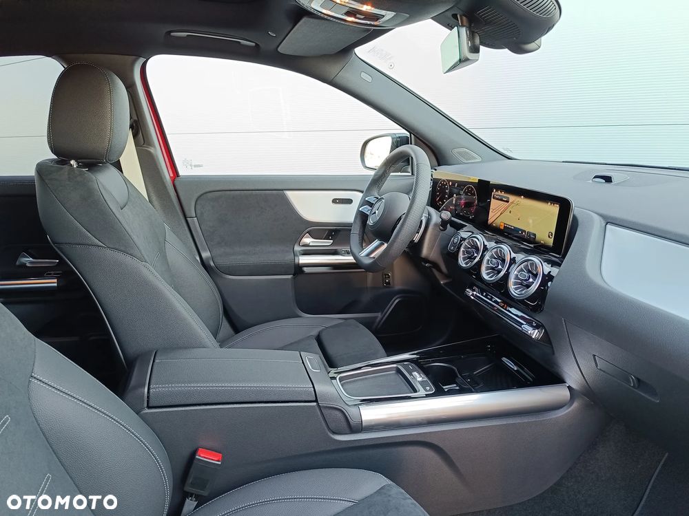 Mercedes-Benz GLA 220 mHEV 4-Matic AMG Line 8G-DCT - 5