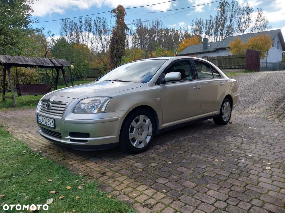 Toyota Avensis 1.6 VVT-i Luna - 2