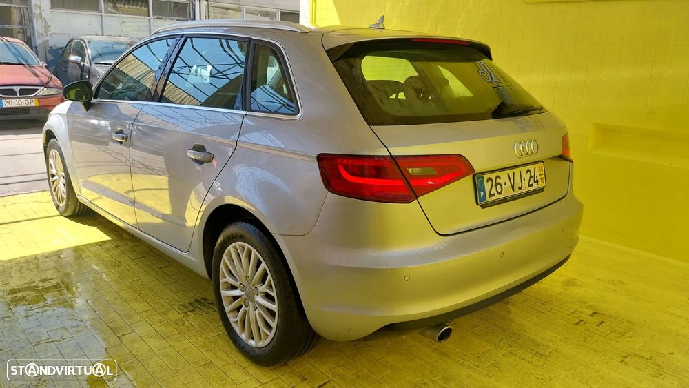 Audi A3 1.6 TDI Advance Ultra - 23