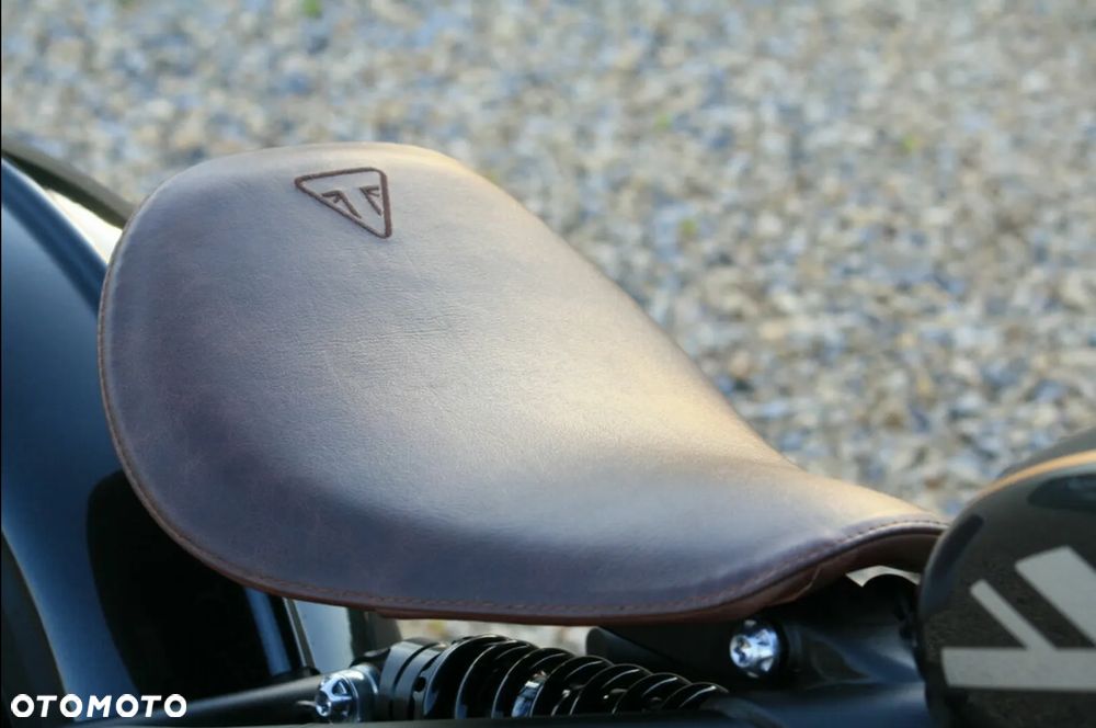 Triumph Bonneville Bobber - 14