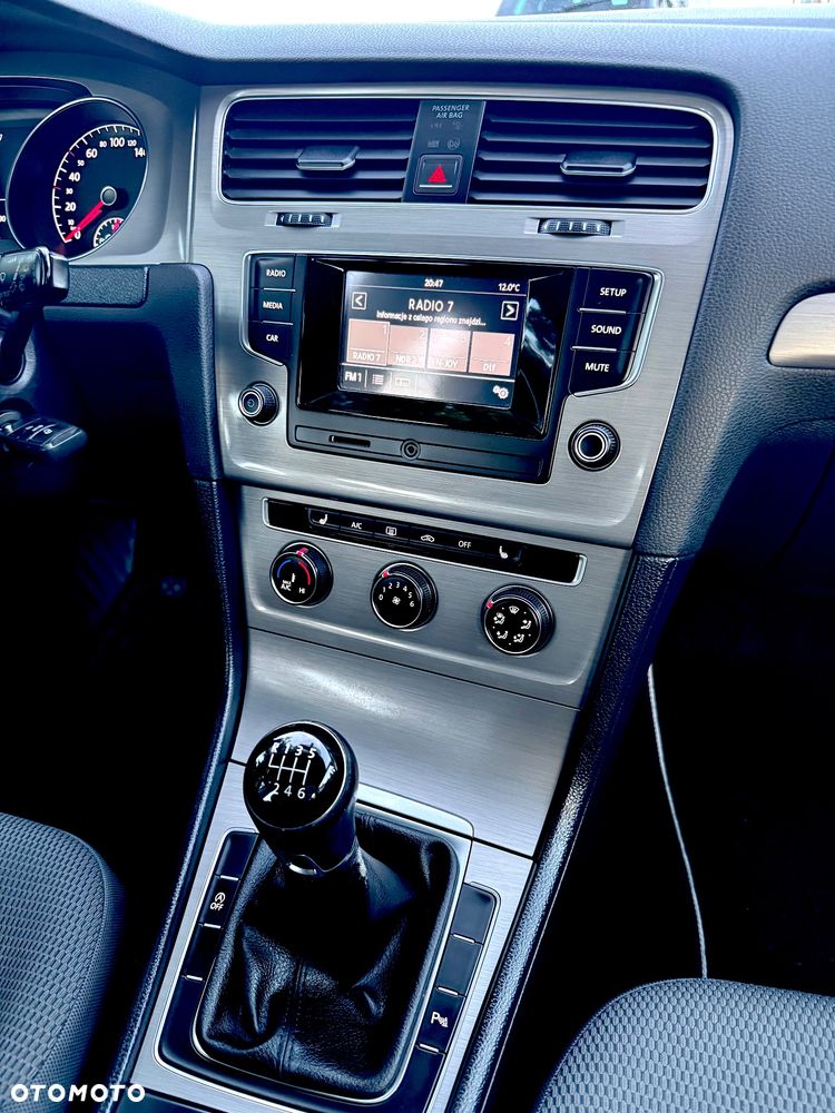 Volkswagen Golf - 10