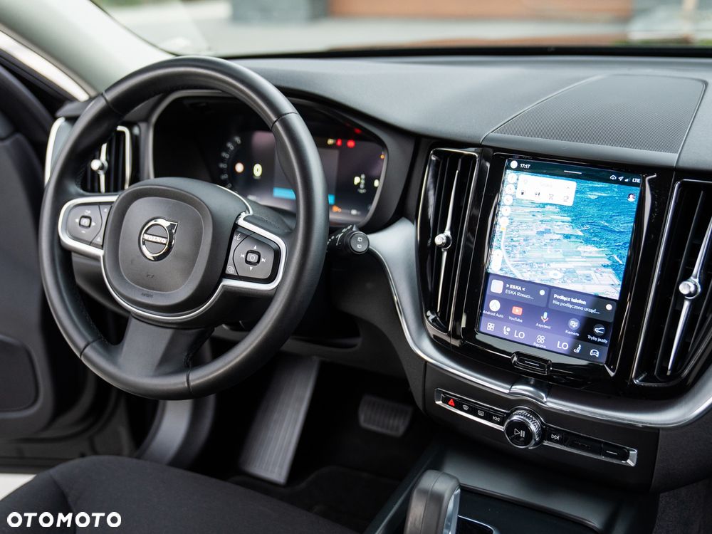Volvo XC 60 B4 D AWD Geartronic Momentum Pro - 27