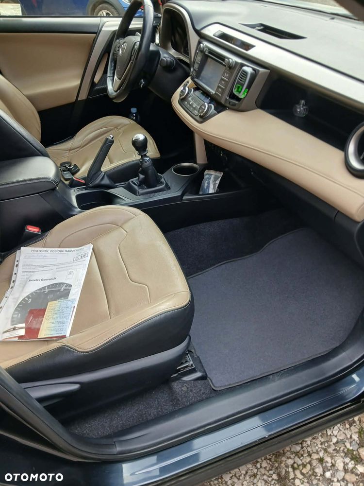 Toyota RAV4 2.0 D-4D Prestige - 8