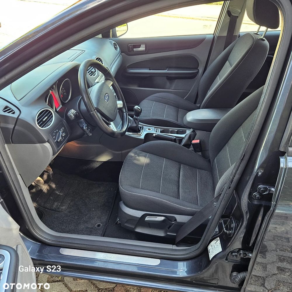 Ford Focus 1.8 Sport - 15