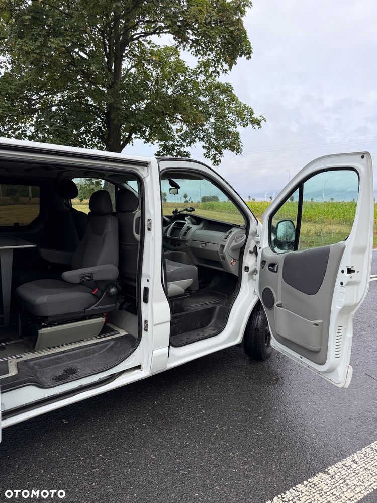 Opel Vivaro - 24