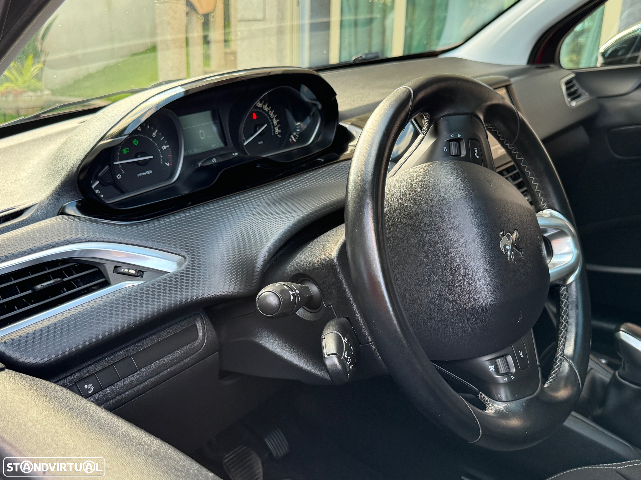 Peugeot 208 PureTech 82 Stop & Start Signature - 24
