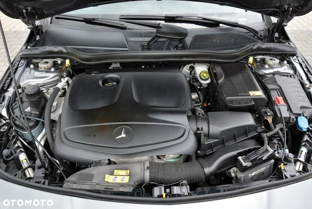 Mercedes-Benz CLA 200 7G-DCT AMG Line - 36