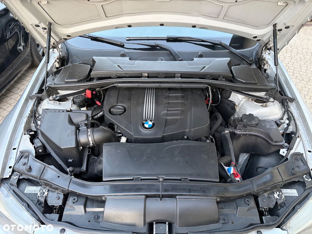 BMW Seria 3 318d DPF Edition Lifestyle - 37