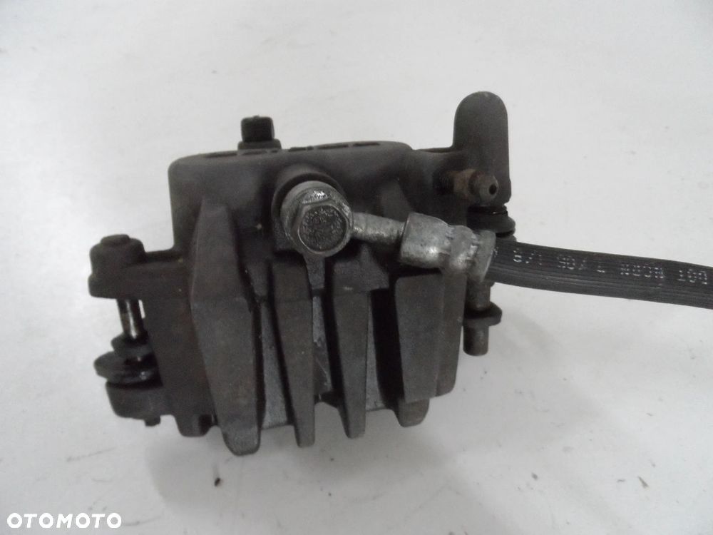 SUZUKI DL 650  zacisk hamulcowy przód P,L - 5