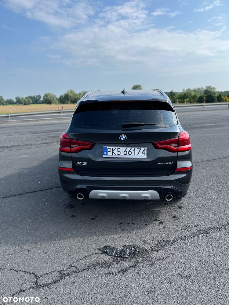 BMW X3 xDrive20i xLine - 9