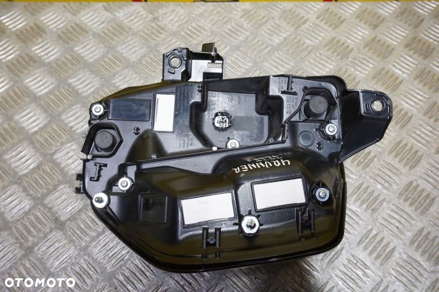 TOYOTA 4RUNNER 2025 - LAMPA TYŁ LEWA TYLNA LED USA - 10