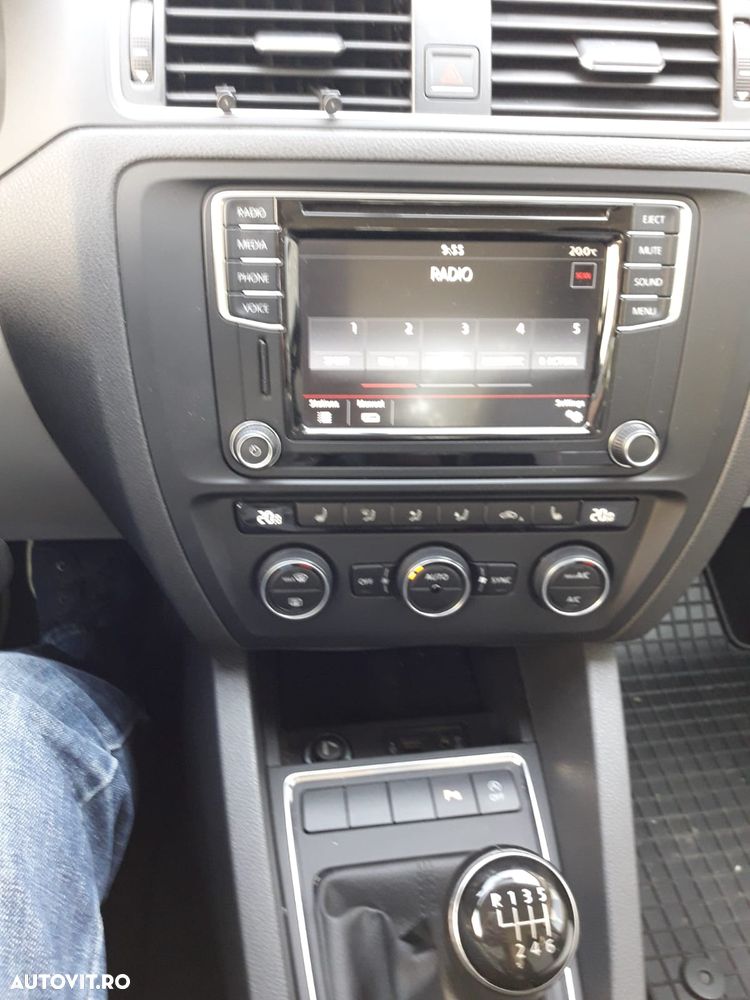 Volkswagen Jetta 1.4 TSI BlueMotion Technology - 4