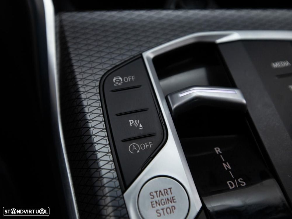 BMW 330 i xDrive Aut. - 19