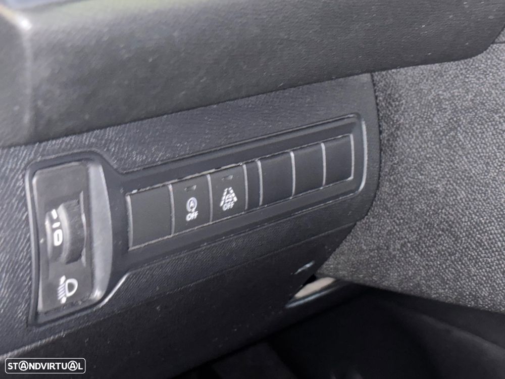 Peugeot 308 SW 1.2 PureTech Allure EAT8 - 30