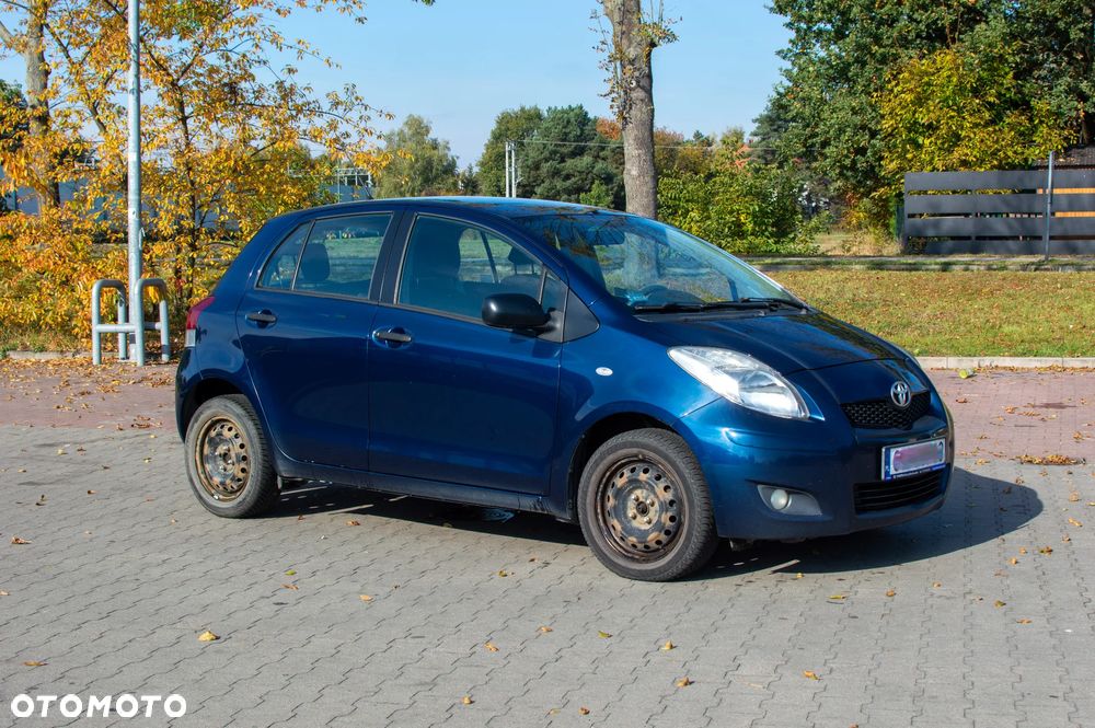 Toyota Yaris 2009 photo 2