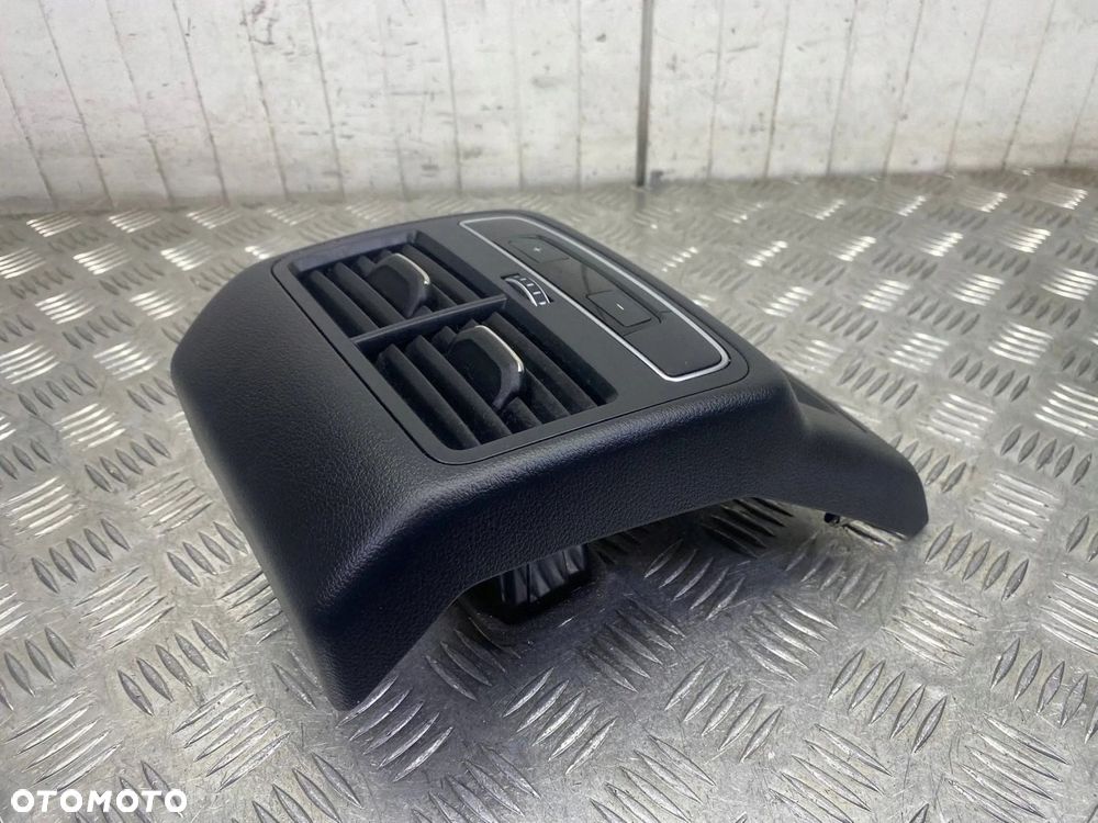 KRATKA NAWIEWU TYŁ TYLNA TUNELU USB GNIAZDO 12V AUDI A5 S5 RS5 8W - 6