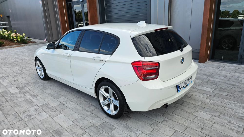BMW Seria 1 114i - 4