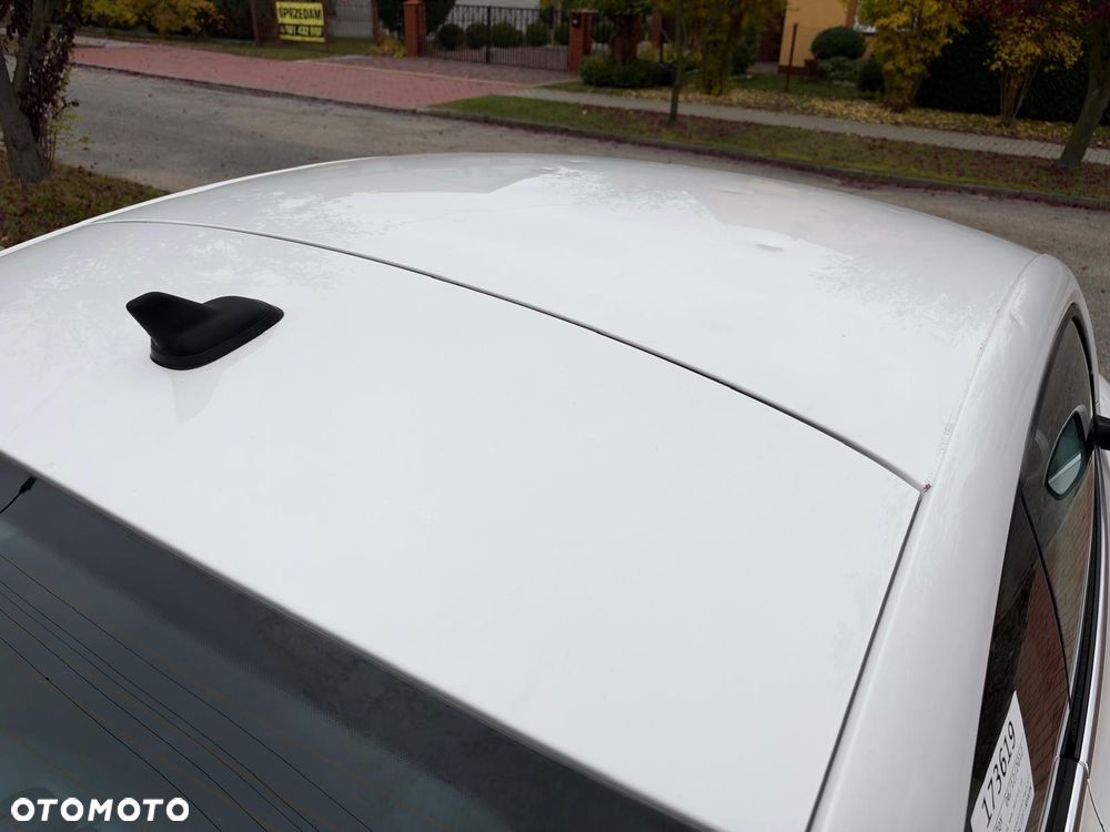 Volkswagen Beetle 1.6 TDI DPF Blue Motion Technologie Fender Edition - 26