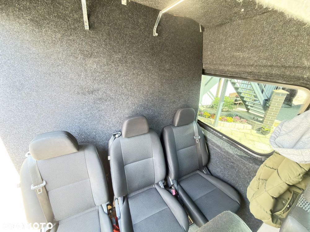 Mercedes-Benz Sprinter - 25