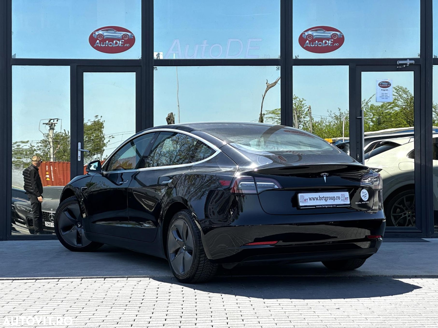 Tesla Model 3 - 4