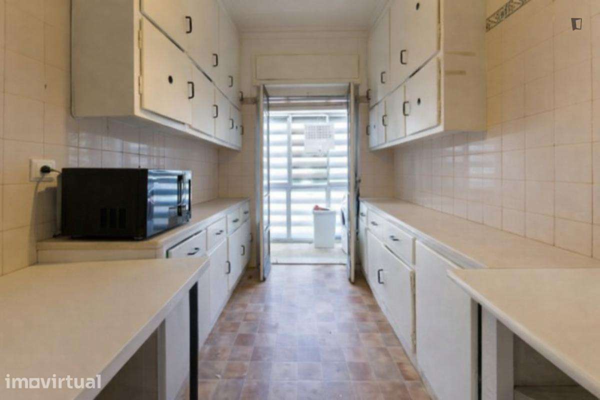 Quarto - localizado em Estrela Lisbon - Grande imagem: 4/12