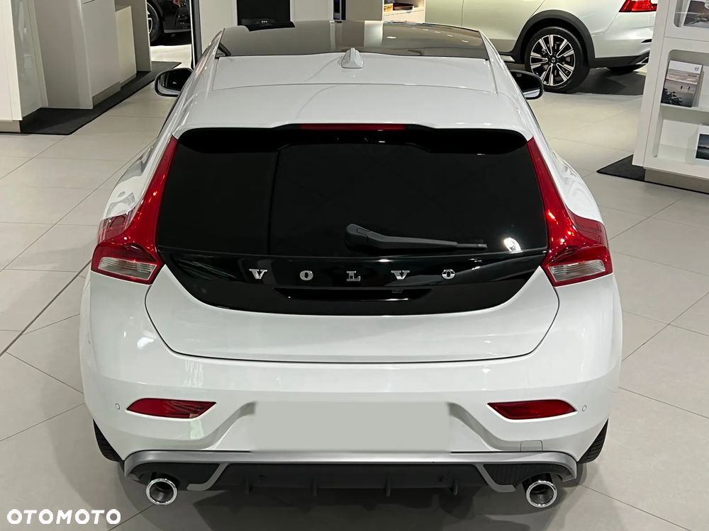 Volvo V40 D3 Drive-E R-Design Momentum - 6