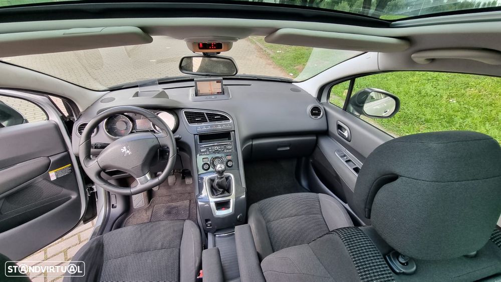 Peugeot 5008 1.6 HDi 7L Allure J17 - 21