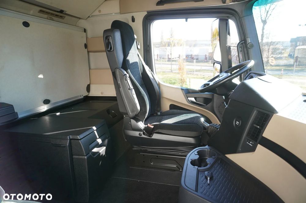 Mercedes-Benz Actros 1840 E6 4×2 / NOWA zabudowa Laweta 9,25 m / Kabina salonka - 27