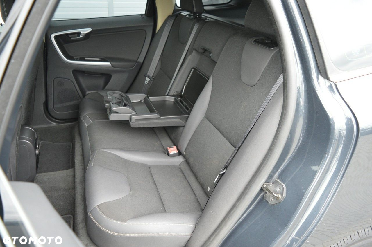 Volvo XC 60 D4 Geartronic Momentum - 31