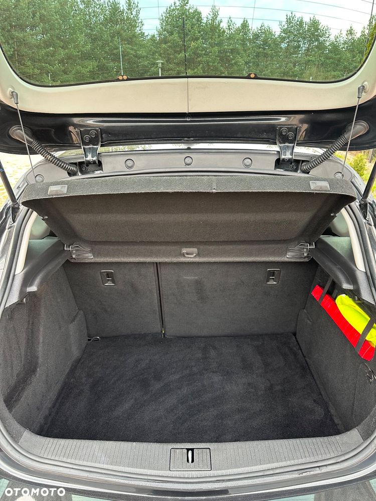 Opel Astra 1.4 150 Jahre - 13