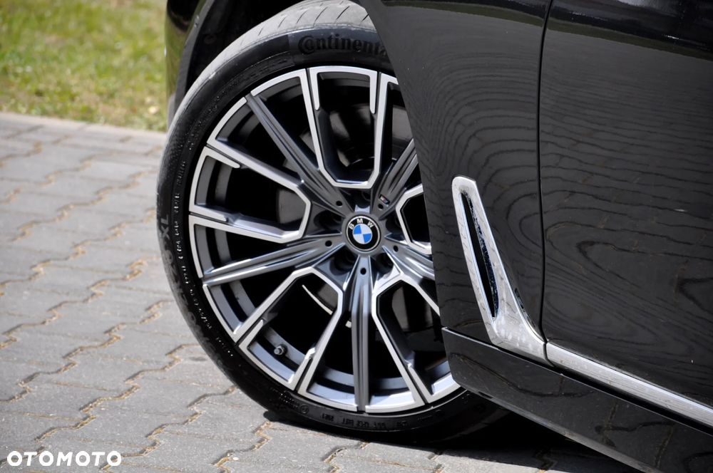 BMW Seria 7 750Ld xDrive - 25