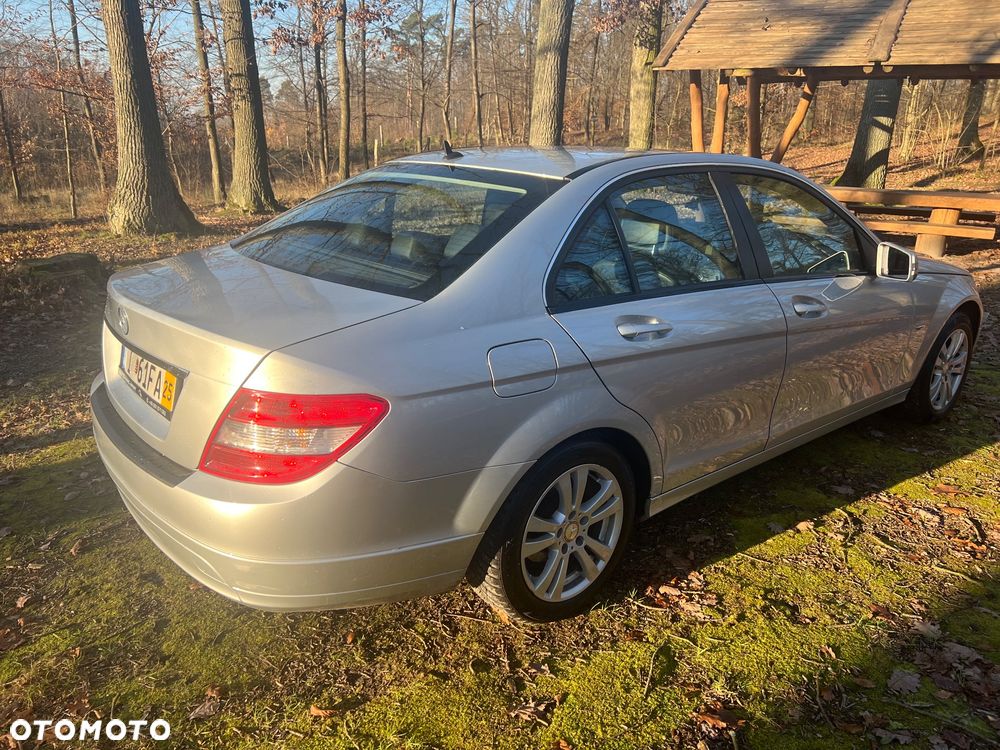 Mercedes-Benz Klasa C 180 Kompressor BlueEFFICIENCY Elegance - 11