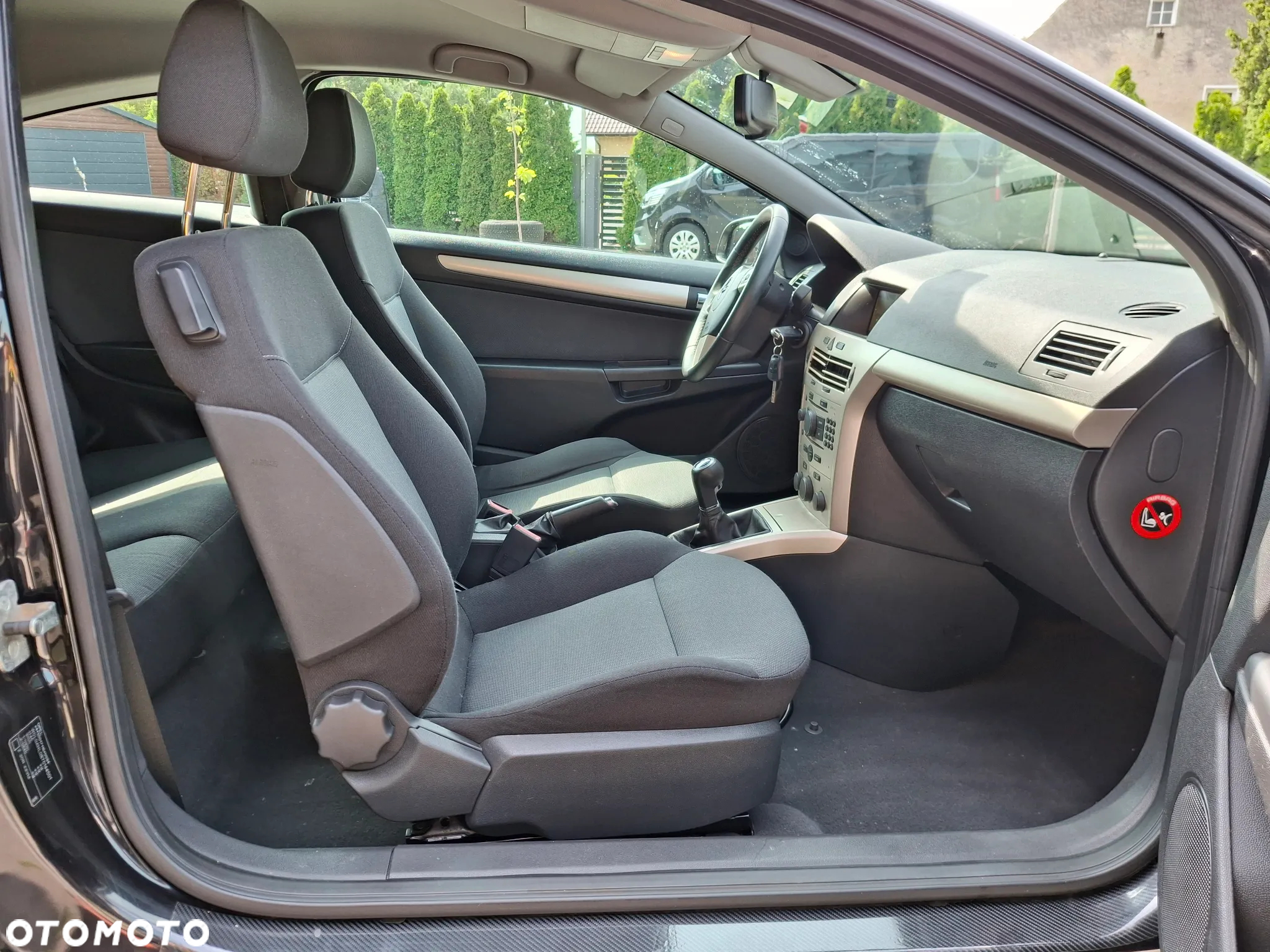 Opel Astra GTC 1.8 Innovation - 24