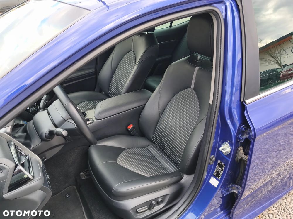 Toyota Camry 2.5 Hybrid Prestige CVT - 6