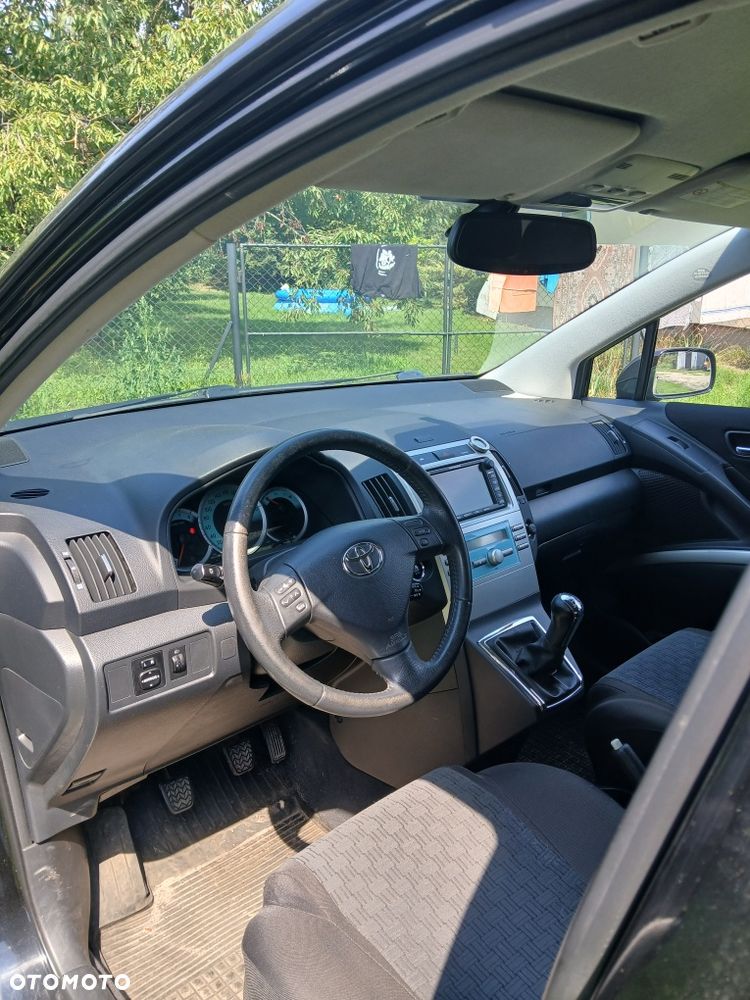 Toyota Corolla Verso - 6